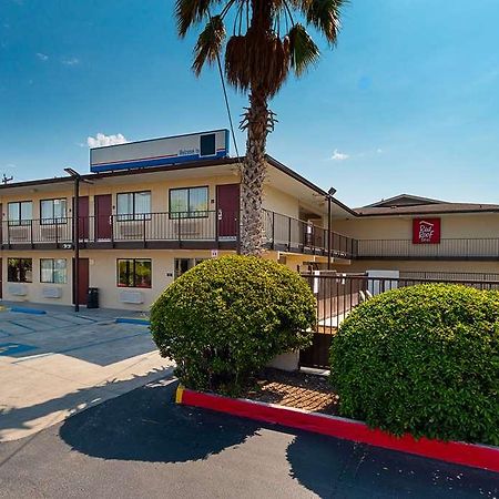 Red Roof San Antonio E - Frost Bank Center Motel Exterior photo