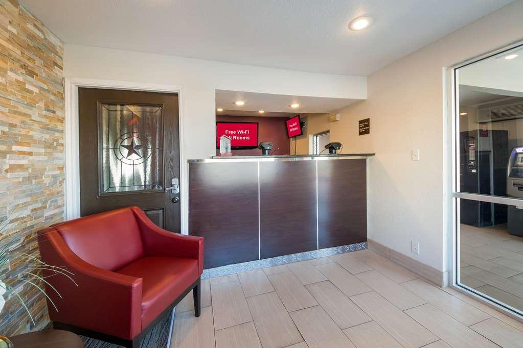 Red Roof San Antonio E - Frost Bank Center Motel Interior photo